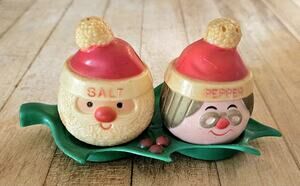 Vintage 1976 Santa and Mrs Claus Salt and Pepper Shakers with Holly Tray